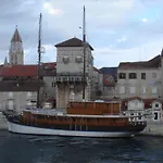 Apartment Z&E * Trogir