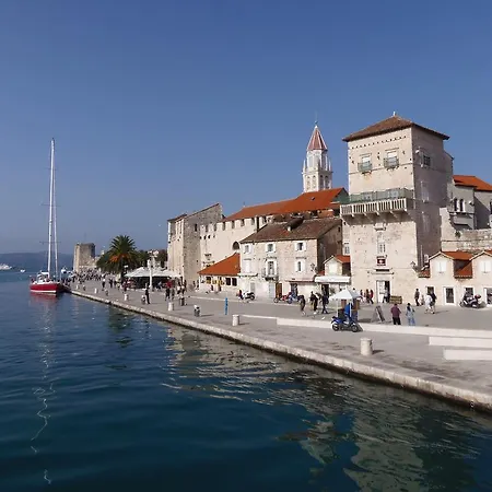 Apartment Z&E * Trogir